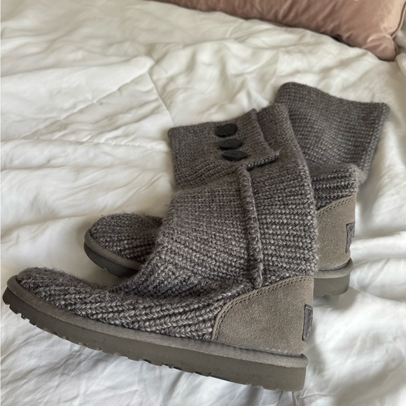 Ugg boot, Gray, Size 6, sweater material. - Picture 7 of 7